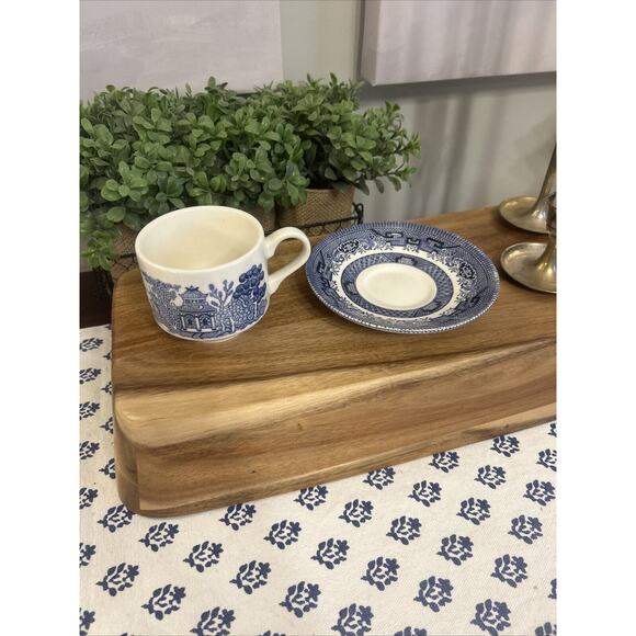 Churchill England Blue Willow Tea Cup and Saucer Vintage - Picture 3 of 6